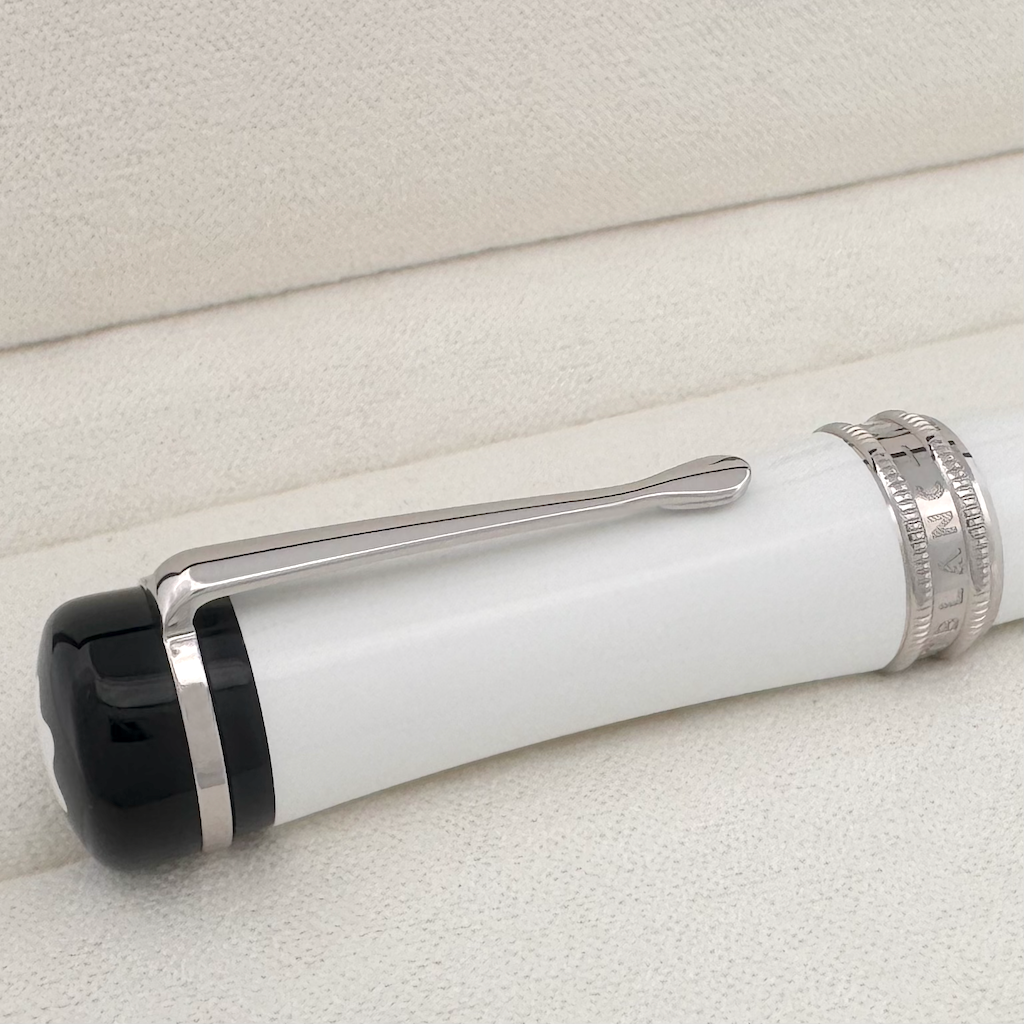 Montblanc Bonheur Special Edition White Resin Kugelschreiber