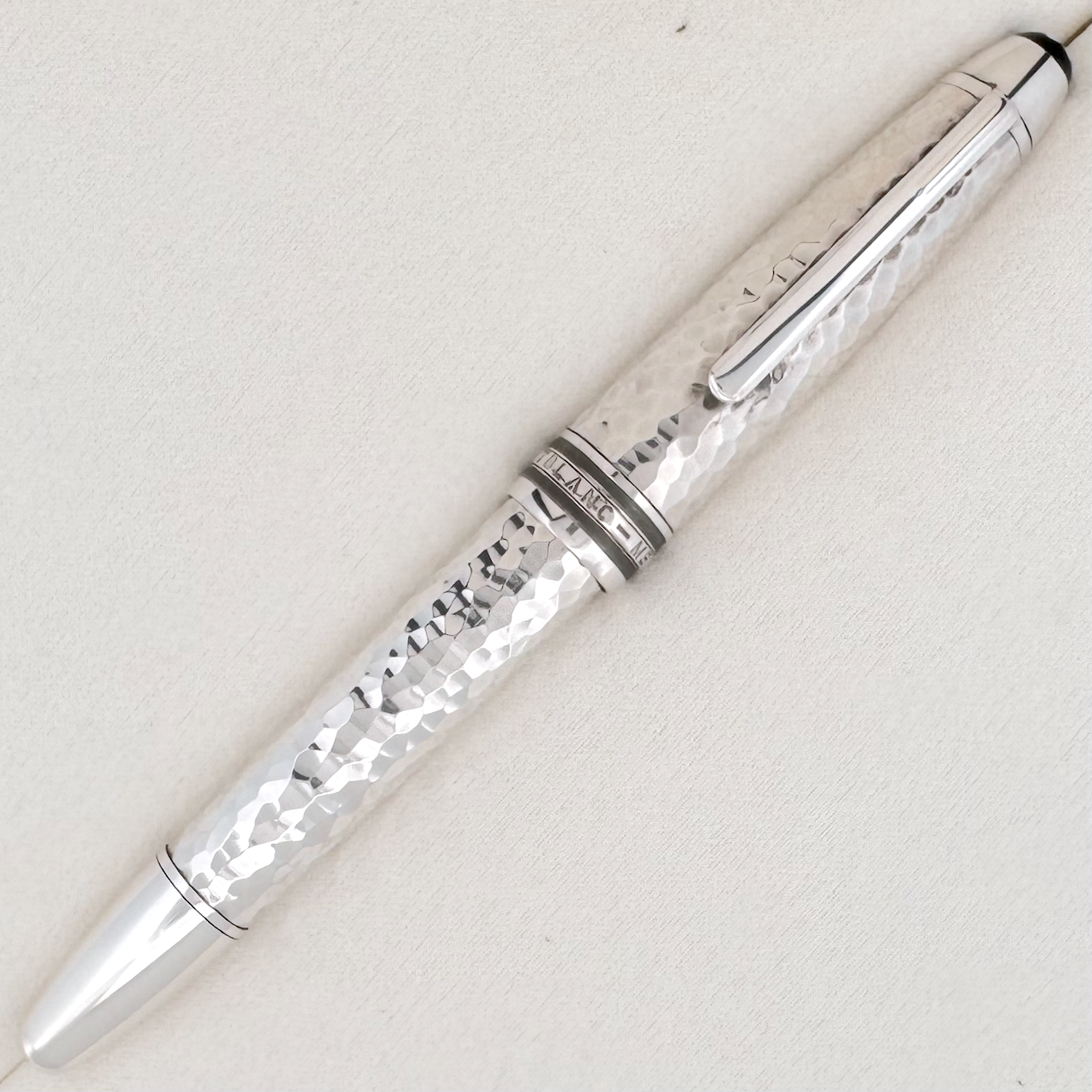 Montblanc Meisterstück Solitaire Martele LeGrand Rollerball Silber