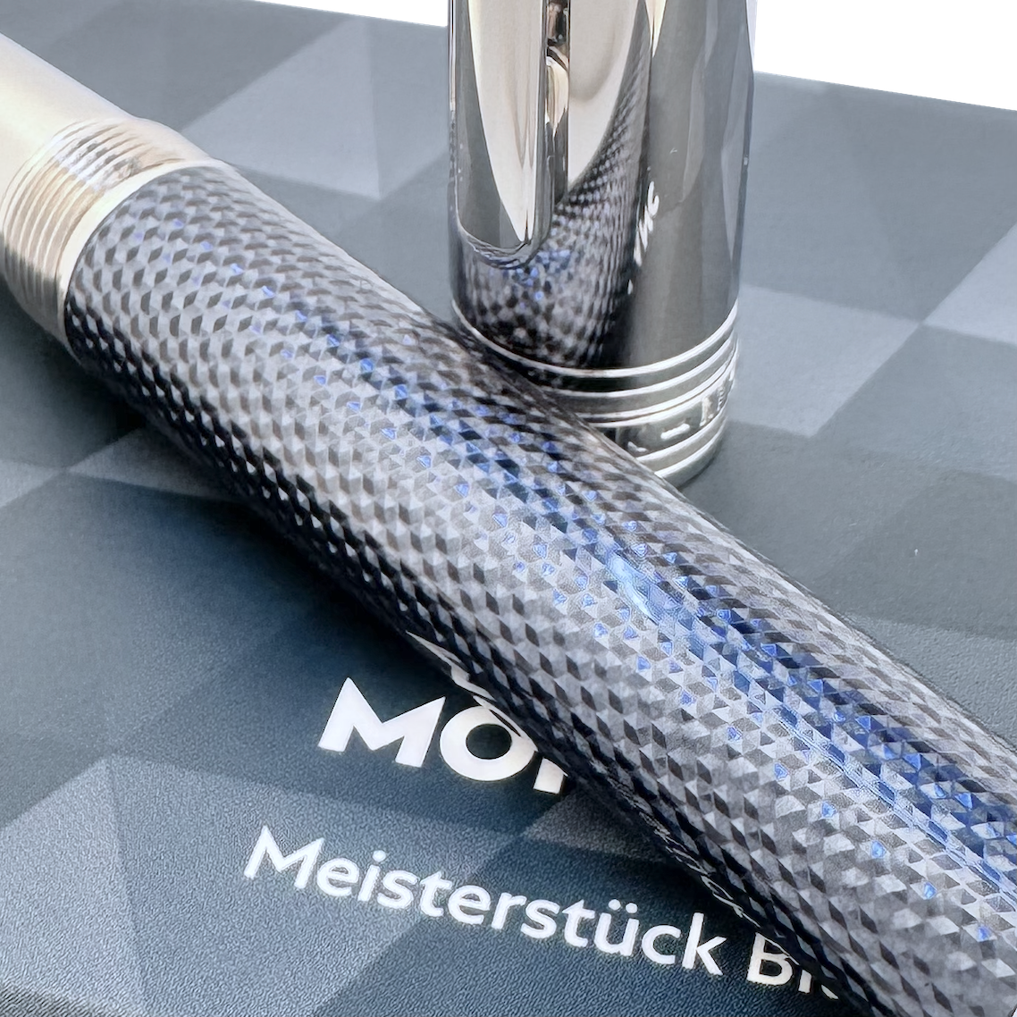 Montblanc Meisterstück Solitaire Blue Hour Doué Classique Füllfederhalter