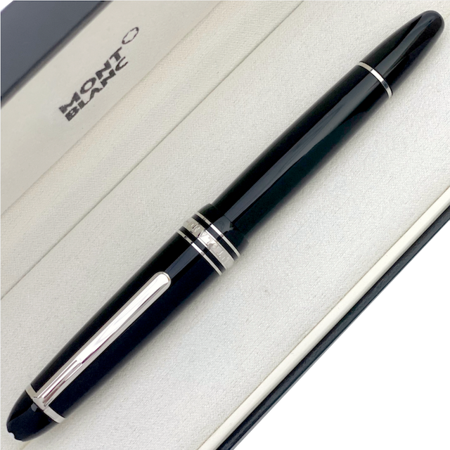 Montblanc Füllfederhalter geschlossen in Box liegend