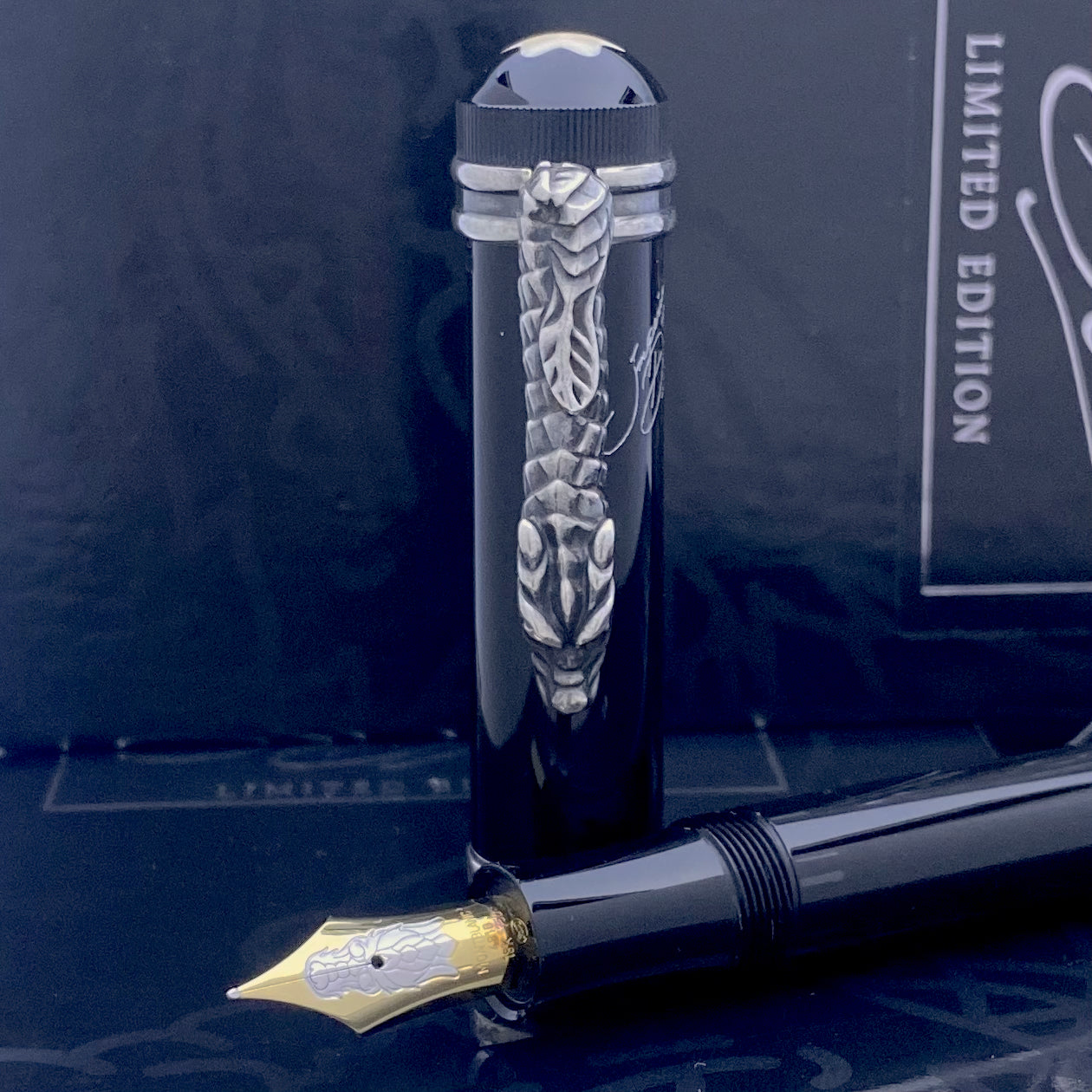 Montblanc Writers Edition Imperial Dragon Füllfederhalter