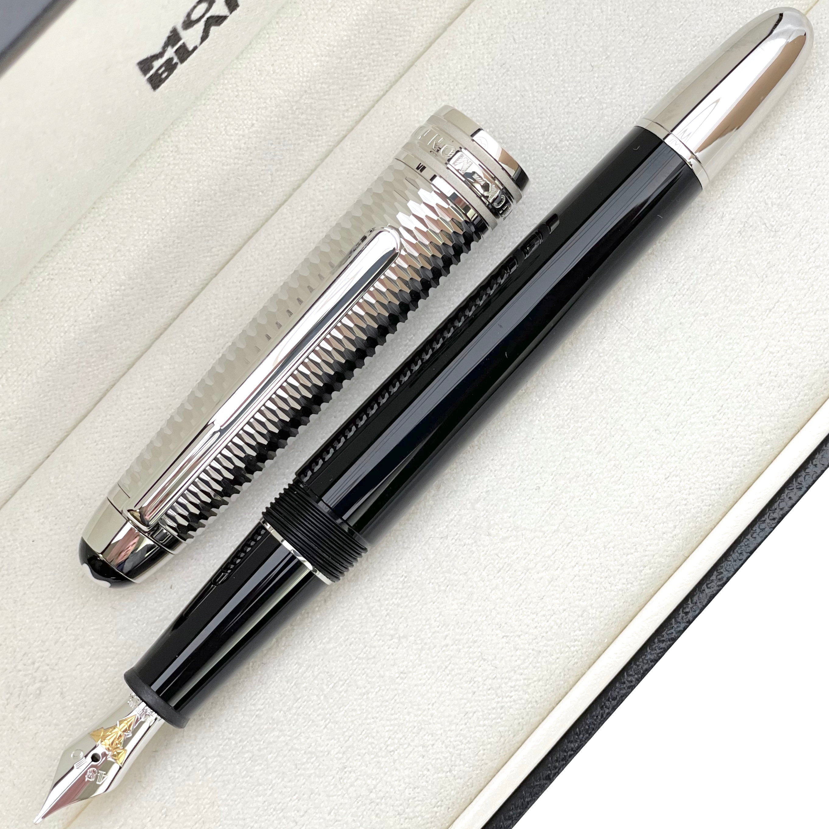 Montblanc Meisterstück Solitaire Geometric Dimension Classique Füllfederhalter Doué - penfabrik