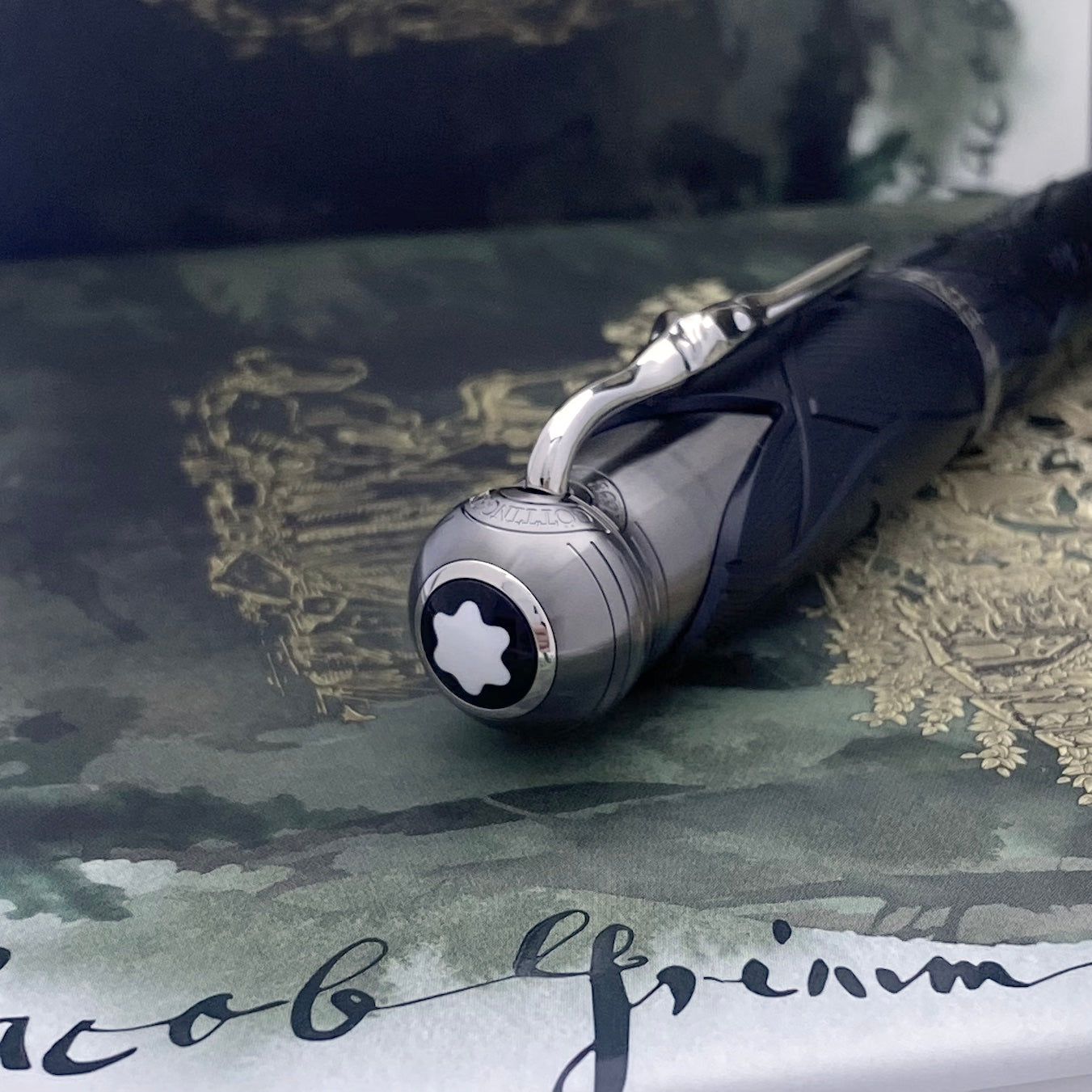 Montblanc Grimm Kugelschreiber, Kappenkopf