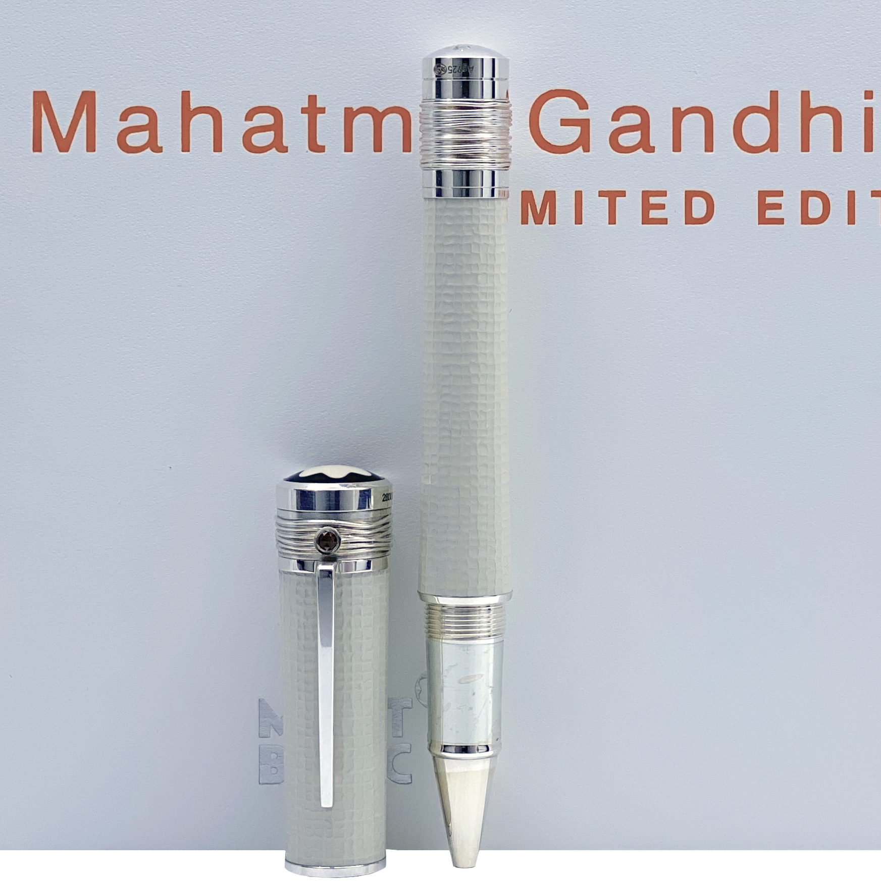 Montblanc Great Characters Mahatma Gandhi Rollerball - penfabrik