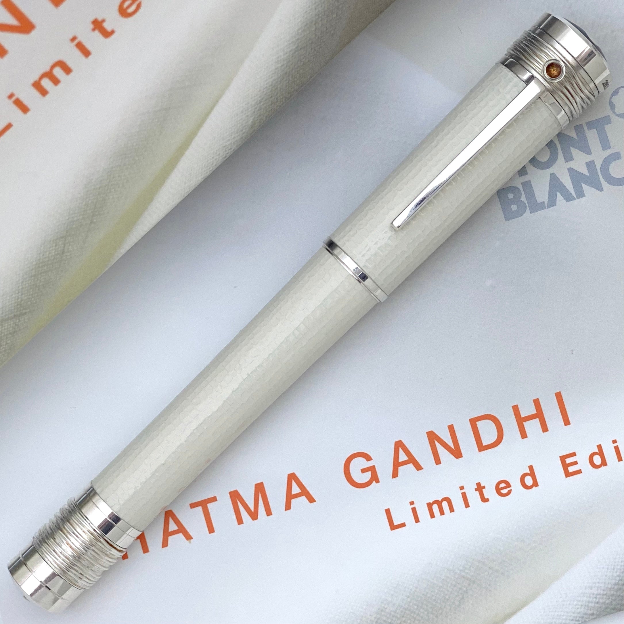 Montblanc Great Characters Mahatma Gandhi Rollerball - penfabrik