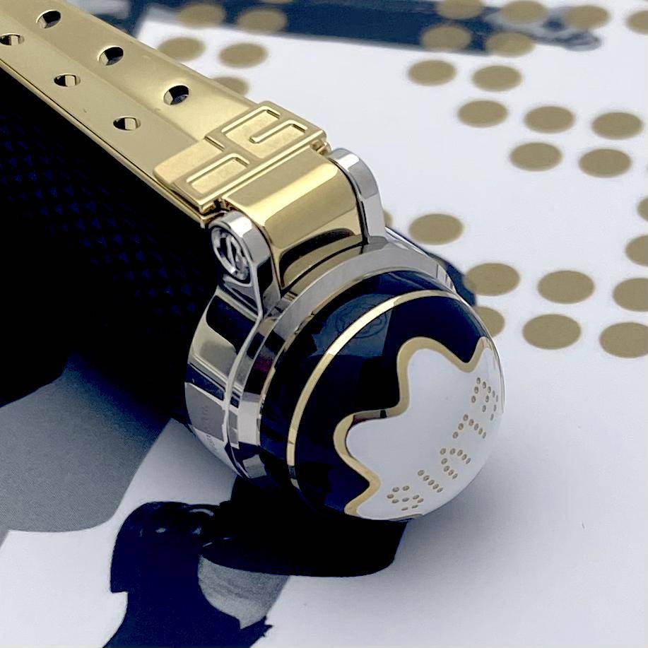 Schwarzer Kappenkopf mit weißem Logo und Elvis Aufschrift