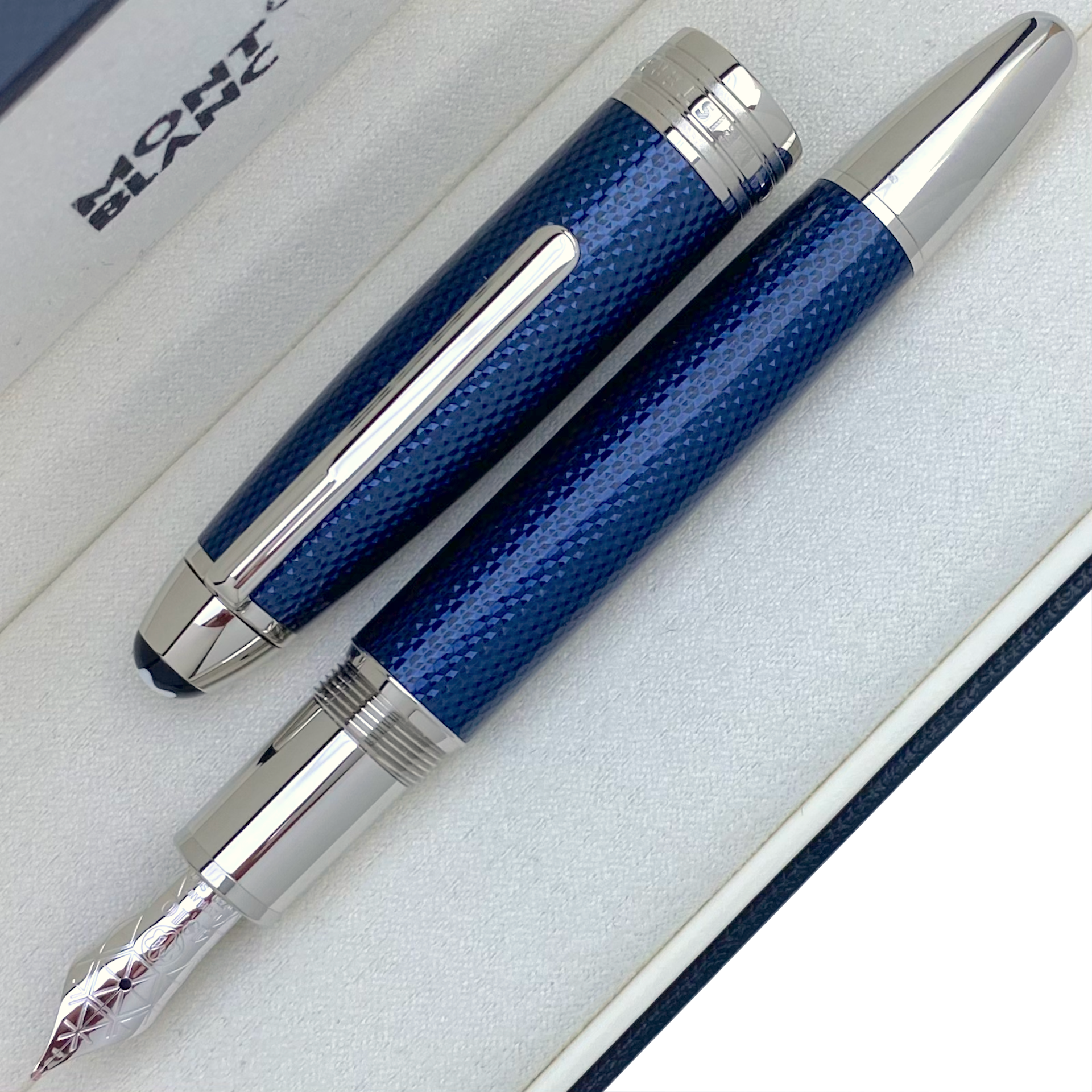 Montblanc Meisterstück Solitaire Blue Hour LeGrand Fountain Pen