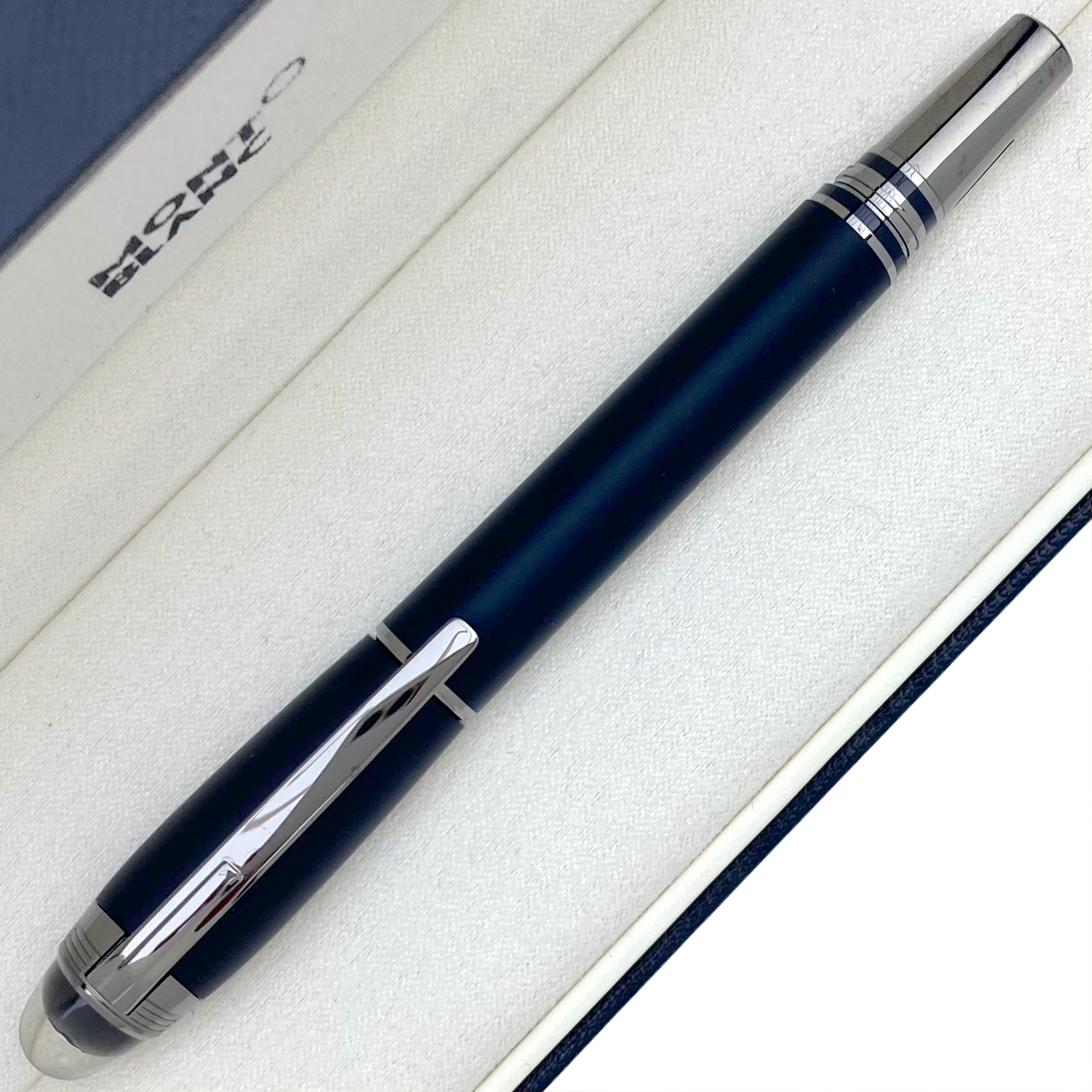 Montblanc StarWalker Ultra Black Füllfederhalter - penfabrik