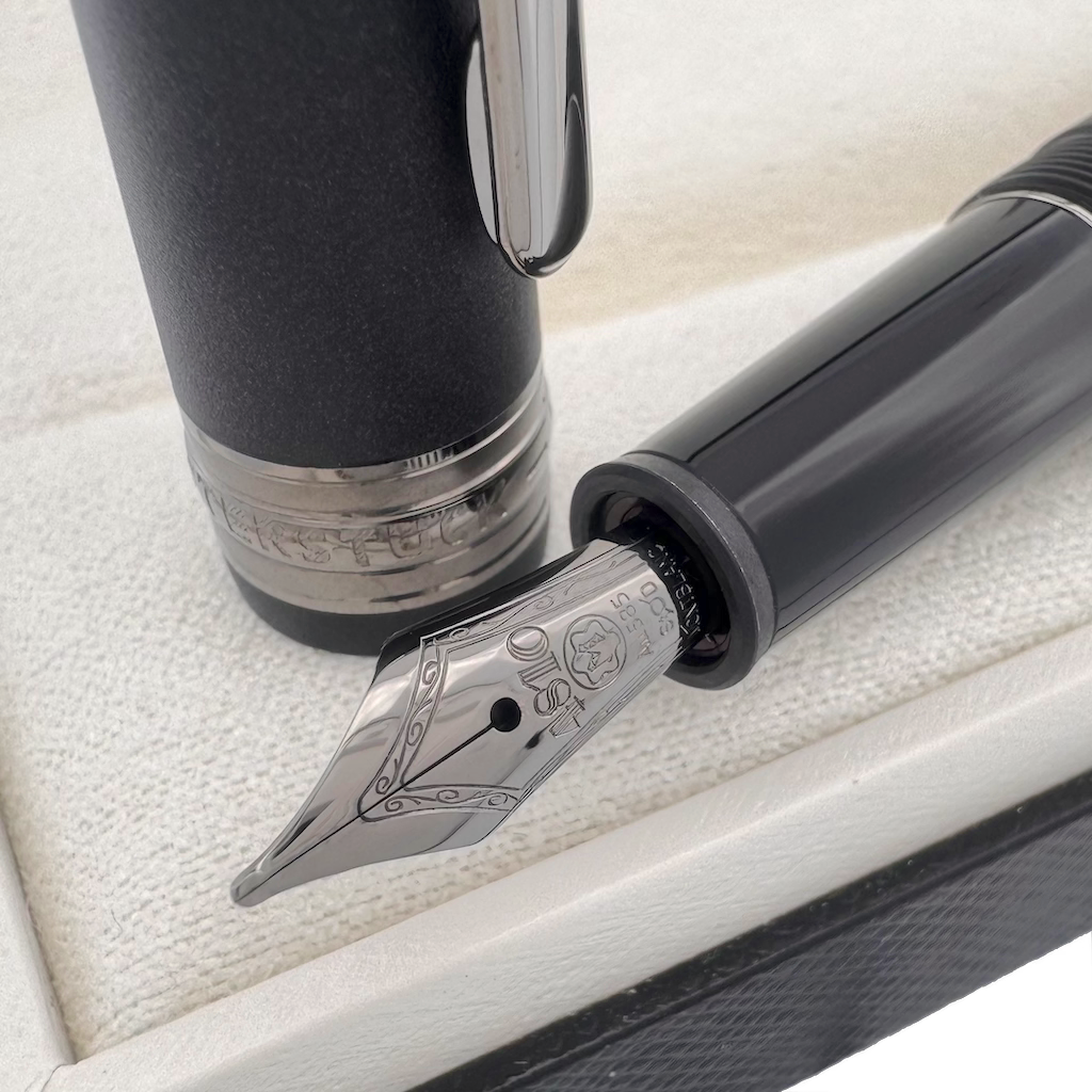 Montblanc Meisterstück Ultra Black Classique Fountain Pen