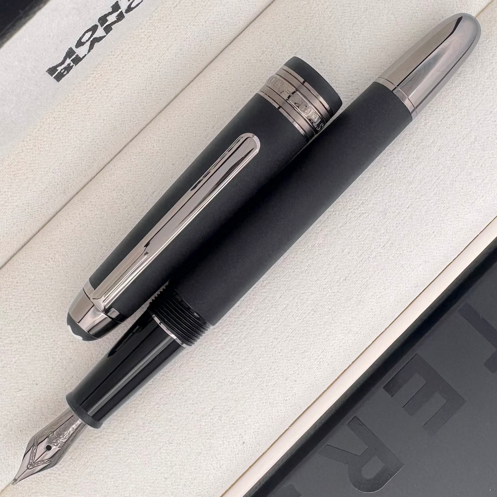 Montblanc Meisterstück Ultra Black Classique Fountain Pen