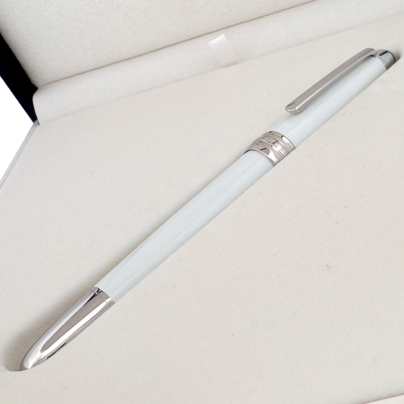 Montblanc Meisterstück White Solitaire Classique Fountain Pen