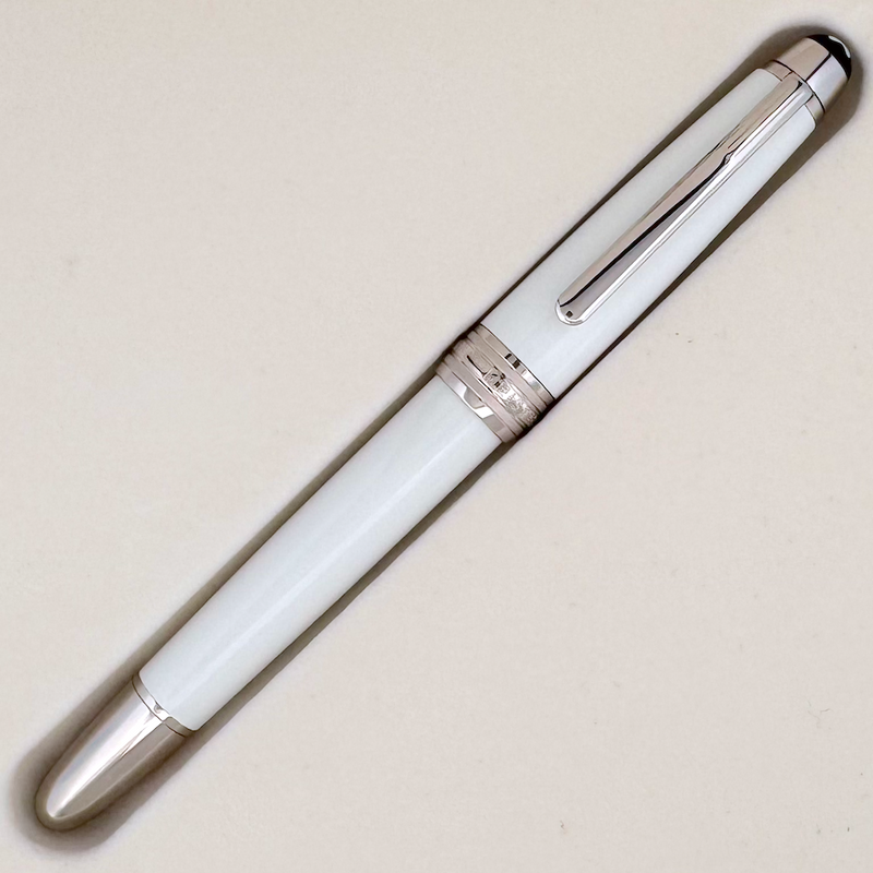 Montblanc Meisterstück White Solitaire Classique Fountain Pen