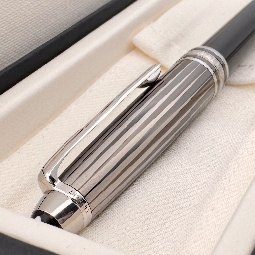 Montblanc Meisterstück Solitaire Black & White Classique Kugelschreiber - SALE - penfabrik