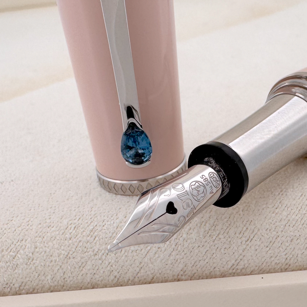 Montblanc Muses Edition Princesse Grace de Monaco Ivory Fountain Pen - SALE