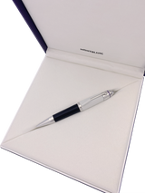 schwarz weißer Montblanc Kugelschreiber in Geschenkbox liegend